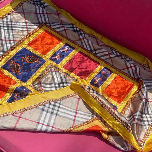 Stylish Large Head Scarf - Picture 3 of 4